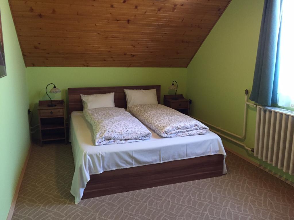 Galeria Vendeghaz Hotel Mezokovesd Phòng bức ảnh