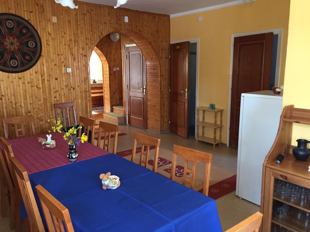 Galeria Vendeghaz Hotel Mezokovesd Ngoại thất bức ảnh